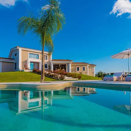 An Idyllic Hideaway Shangri-la Zakynthos Villa Sarakinádhon