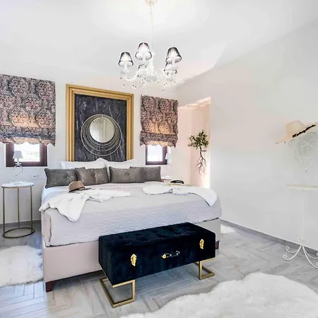 An Idyllic Hideaway Shangri-la Zakynthos Βίλα Sarakinádhon