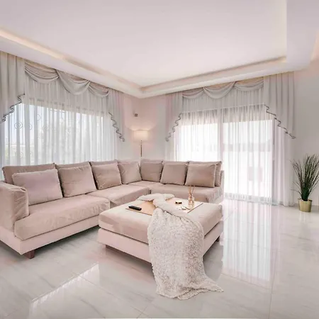 An Idyllic Hideaway Shangri-la Zakynthos Βίλα Sarakinádhon